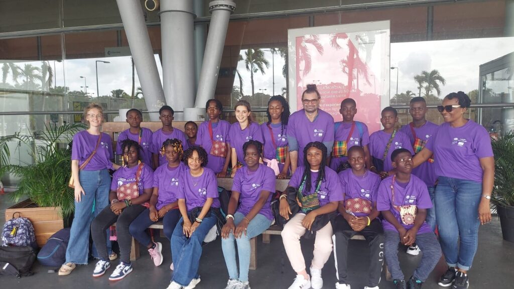Élèves du collège Ma Aiye de la commune d'Apatou